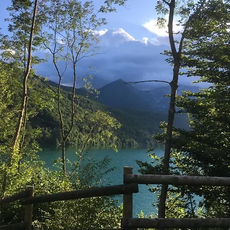 Ferienhaus Casa A Schiera Fronte Con Giardino Barcis